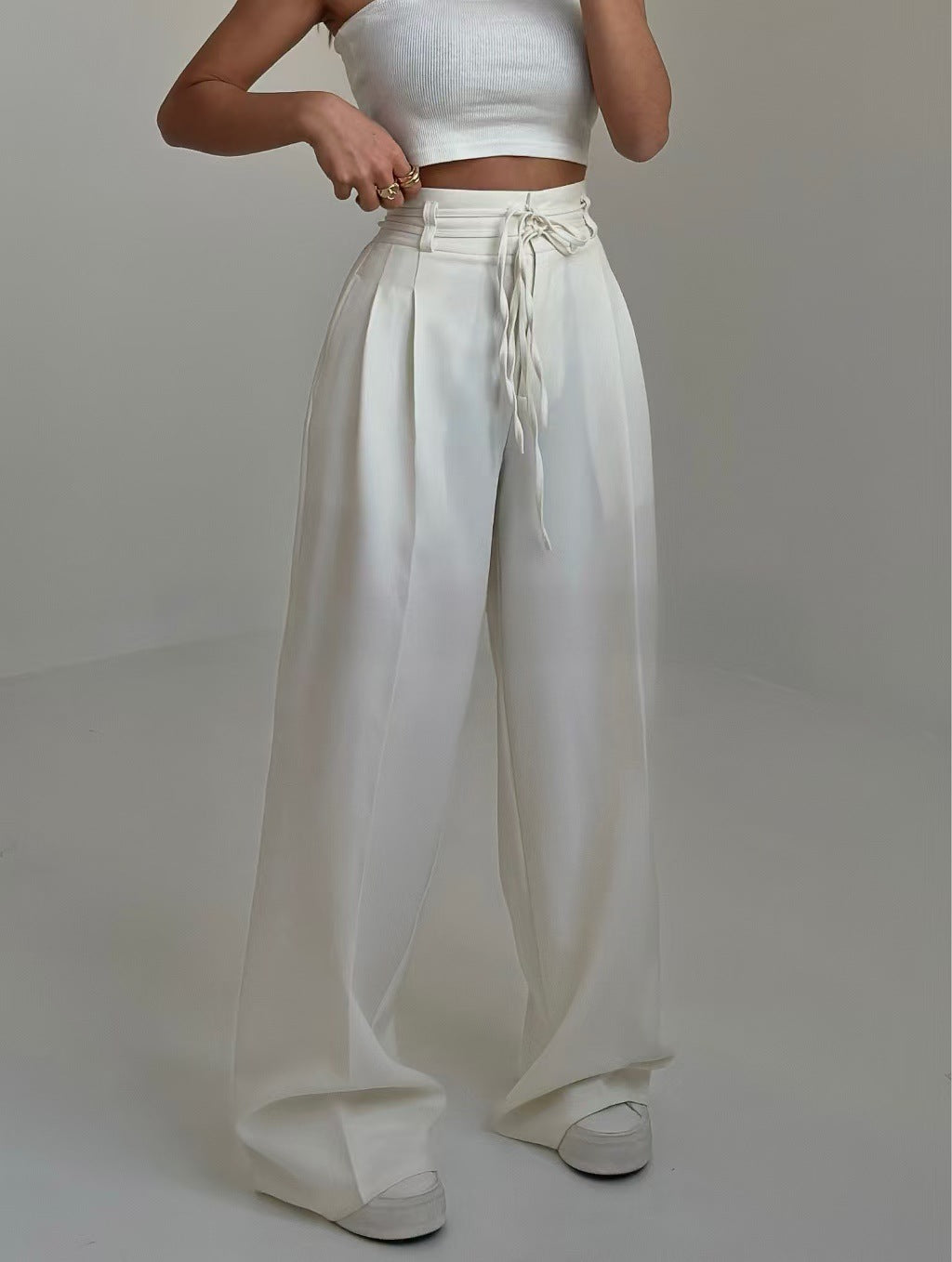 Q190 White Trousers