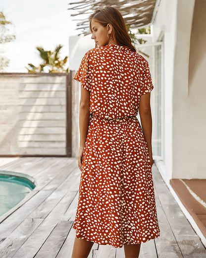 Well Tailored Dress with a Graceful Silhouette