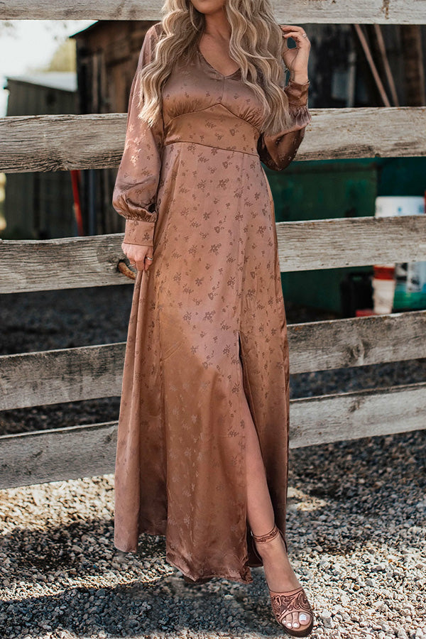 Well Tailored Dress with a Graceful Silhouette