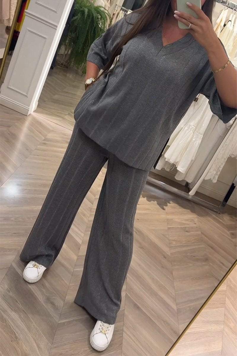 Effortlessly Elegant Garment with a Timeless Design