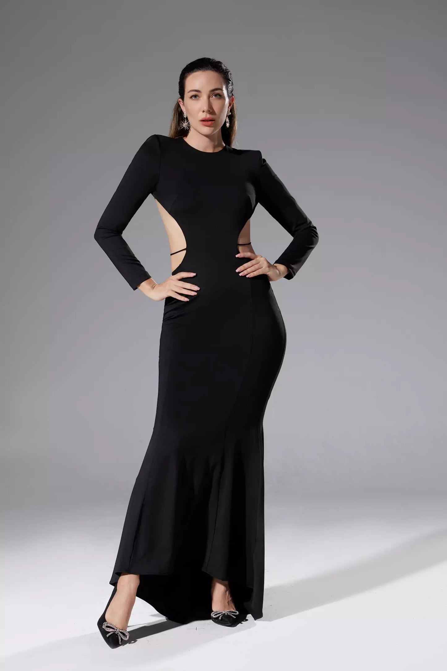 Beautifully Finished Dress in a Timeless Design