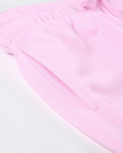 Effortlessly Elegant Pants with a Timeless Design