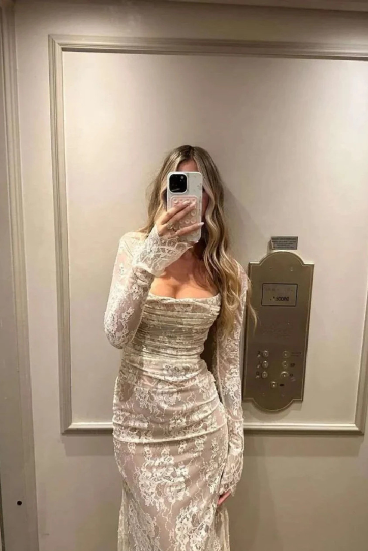Gracefully Styled Dress for Any Occasion
