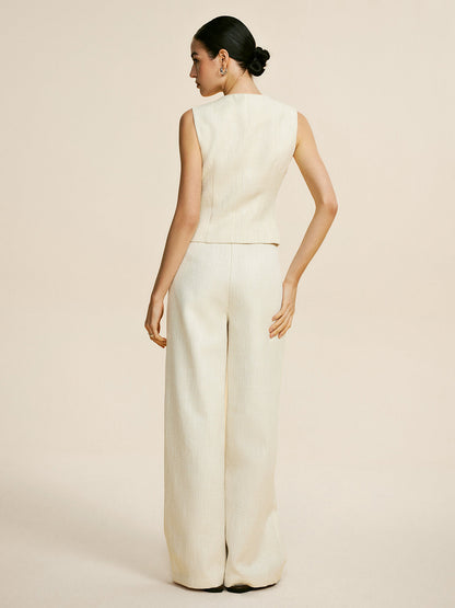 Effortlessly Elegant Pants with a Timeless Design
