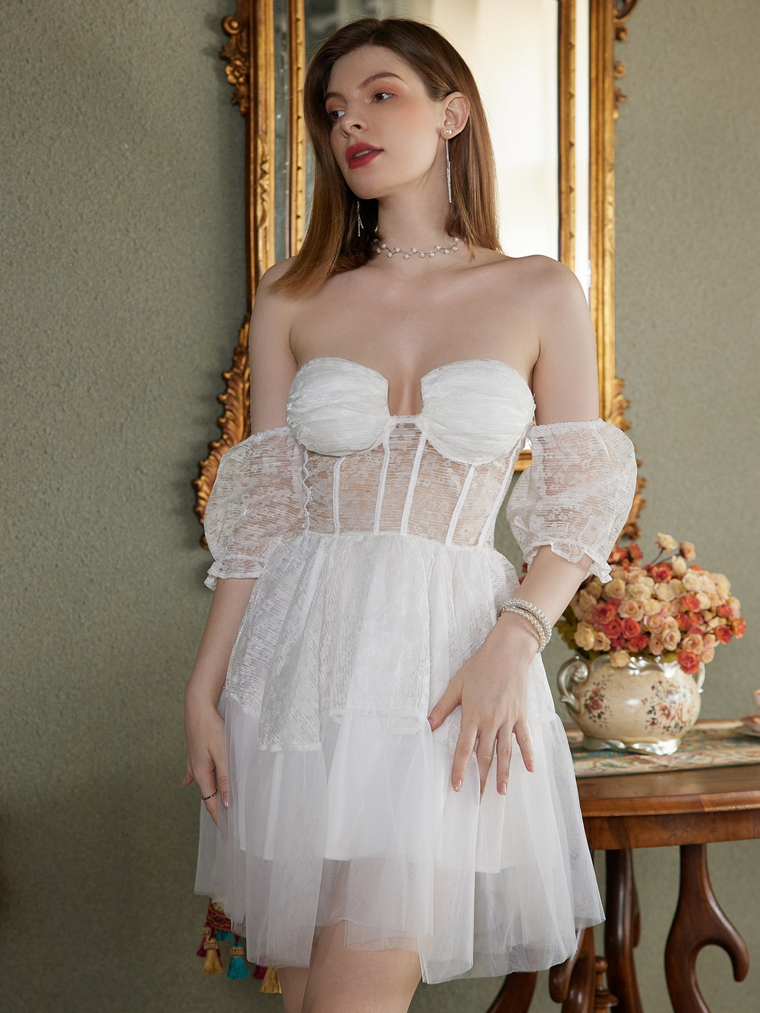 Well Tailored Dress with a Graceful Silhouette