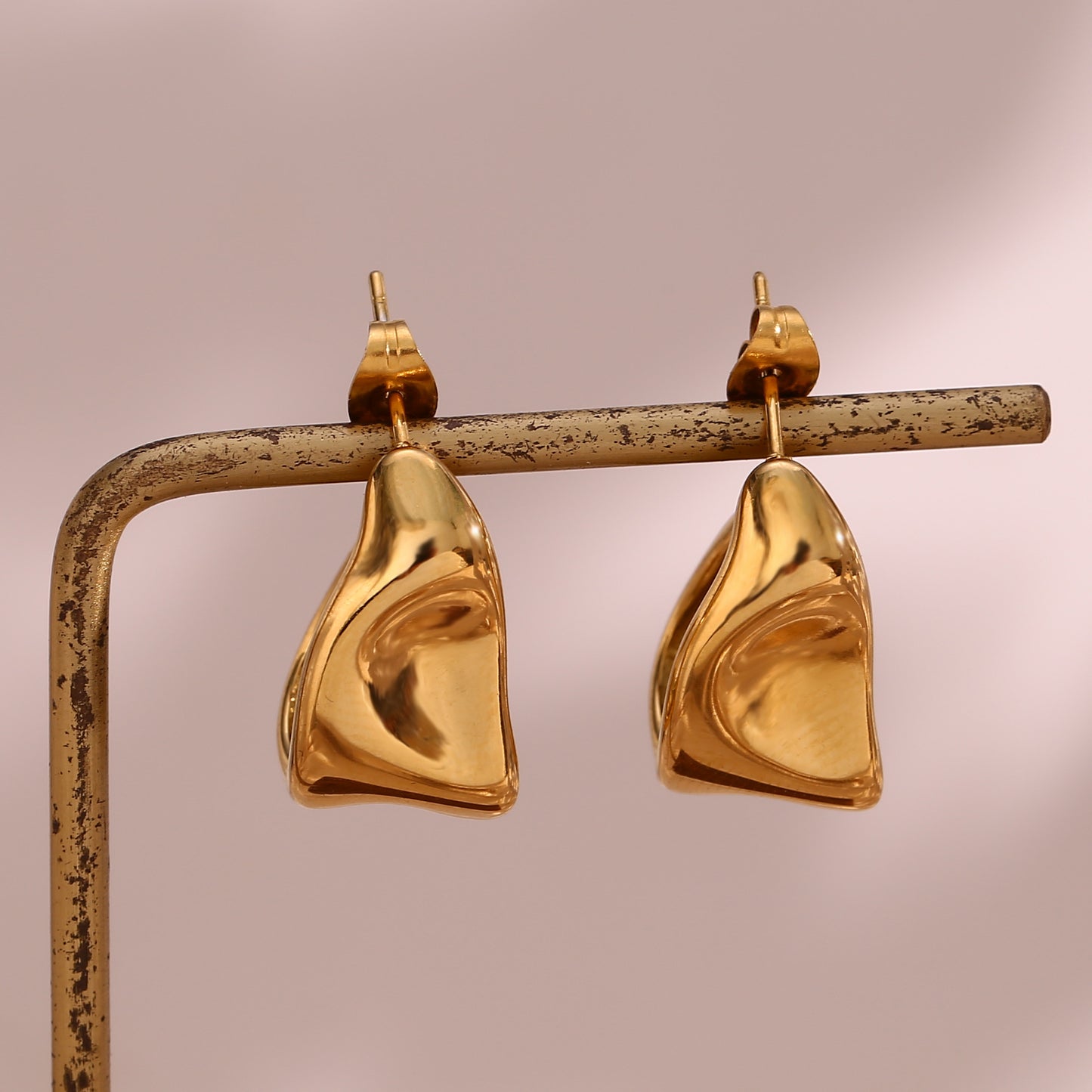 Stunning Earring for Daily Wear