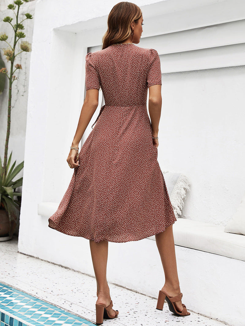 Classic Vintage Dress with a Flattering Fit