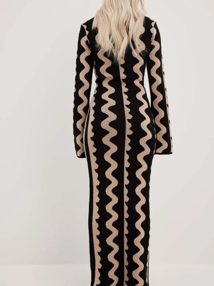 Classic Vintage & Enduringly Stylish Dress