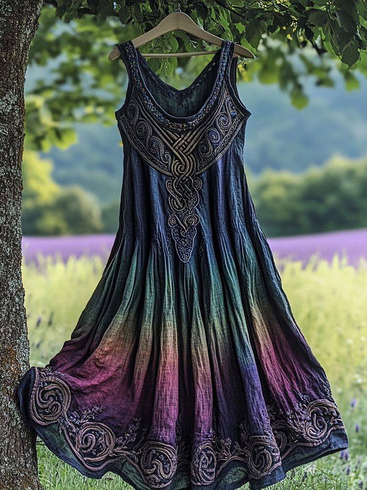 Classic Vintage & Enduringly Stylish Dress