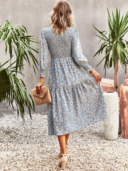 Effortlessly Elegant Dress with a Timeless Design