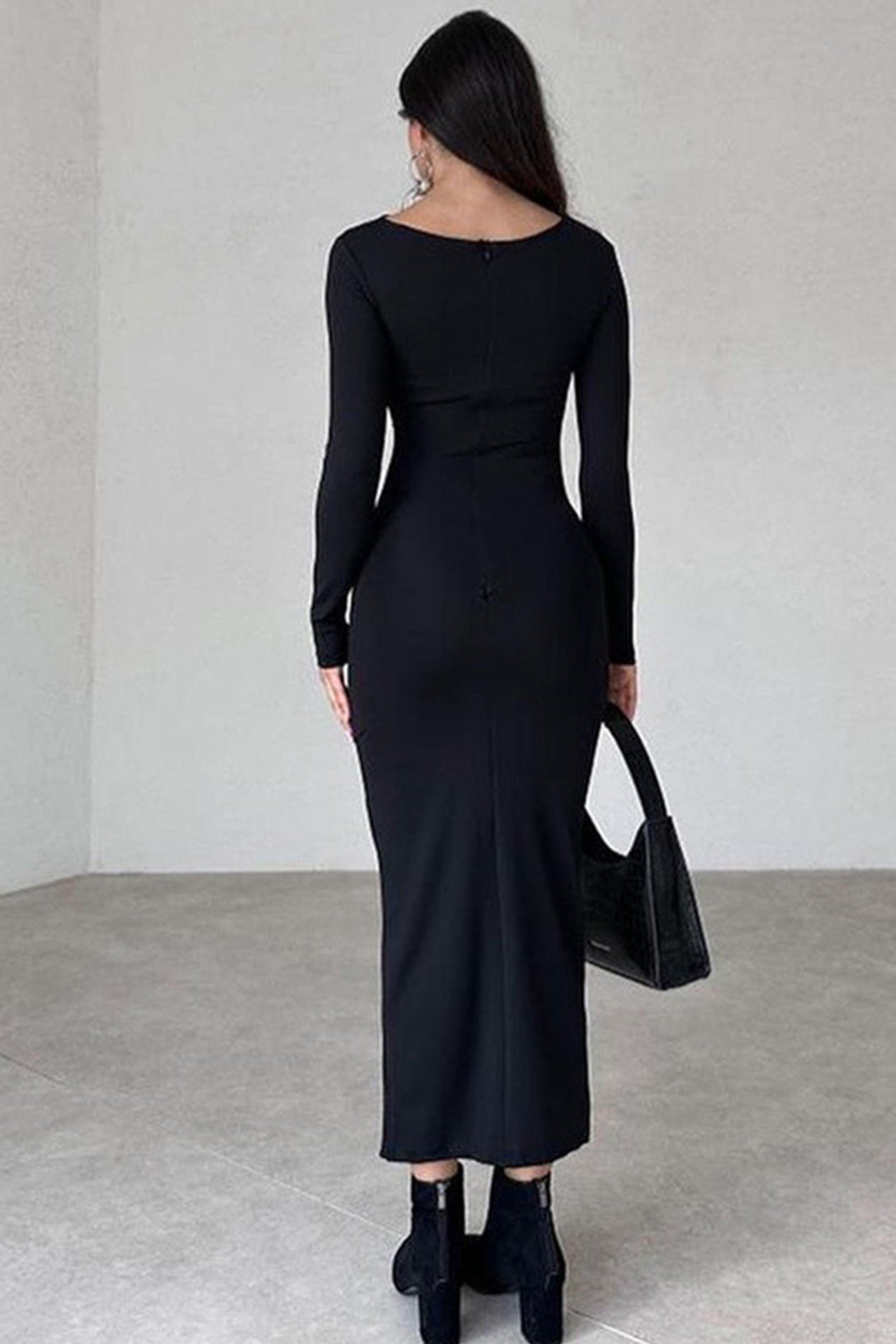 Effortlessly Elegant Dress with a Timeless Design