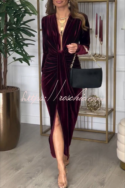 A Vintage Style Dress with Delicate Timeless Details
