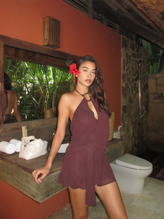 Effortlessly Elegant Dress with a Timeless Design