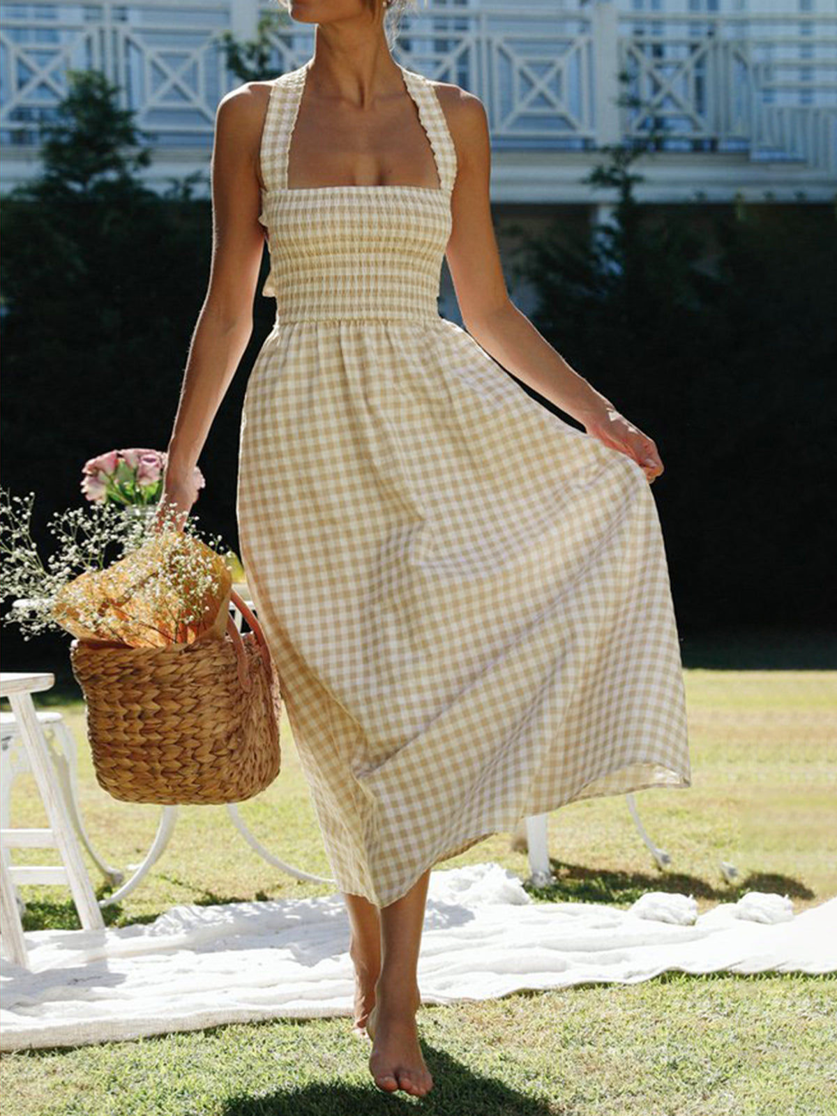 Beautifully Crafted Dress in a Classic Style