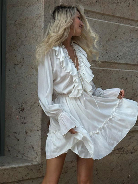 Effortlessly Elegant Dress with a Timeless Design