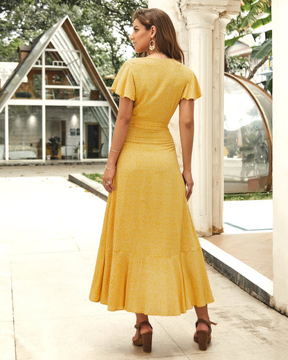 Beautifully Finished Dress in a Timeless Design