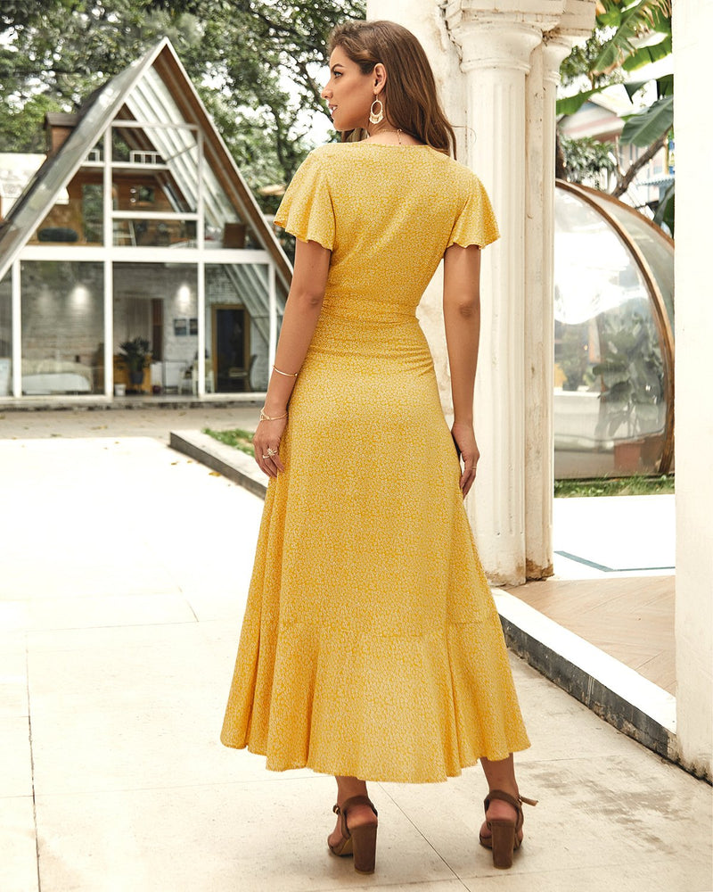 Beautifully Finished Dress in a Timeless Design