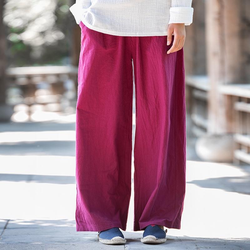 Effortlessly Elegant Pants with a Timeless Design