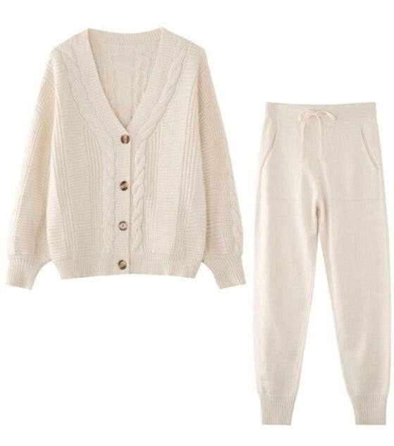 Well Tailored Cardigan with a Graceful Silhouette