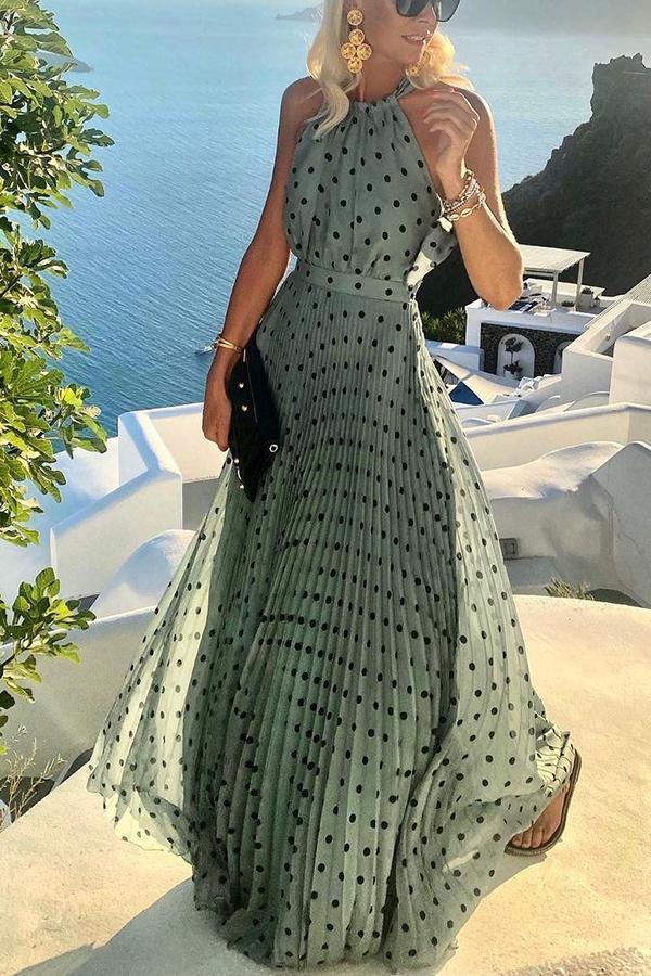Classic Vintage & Enduringly Stylish Dress
