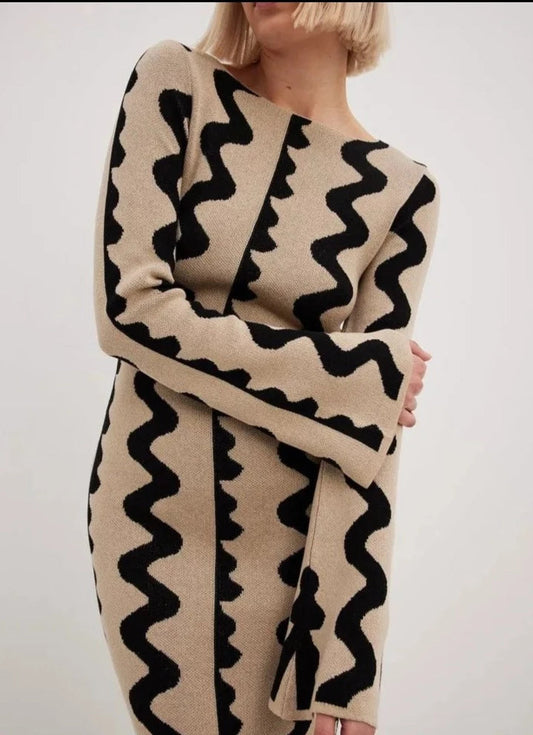Classic Vintage & Enduringly Stylish Dress