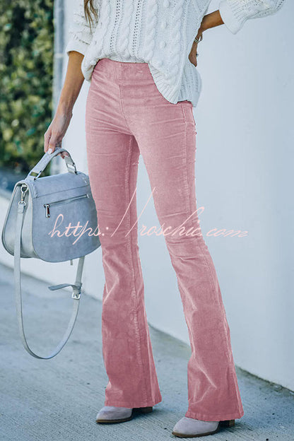 Effortlessly Elegant Pants with a Timeless Design