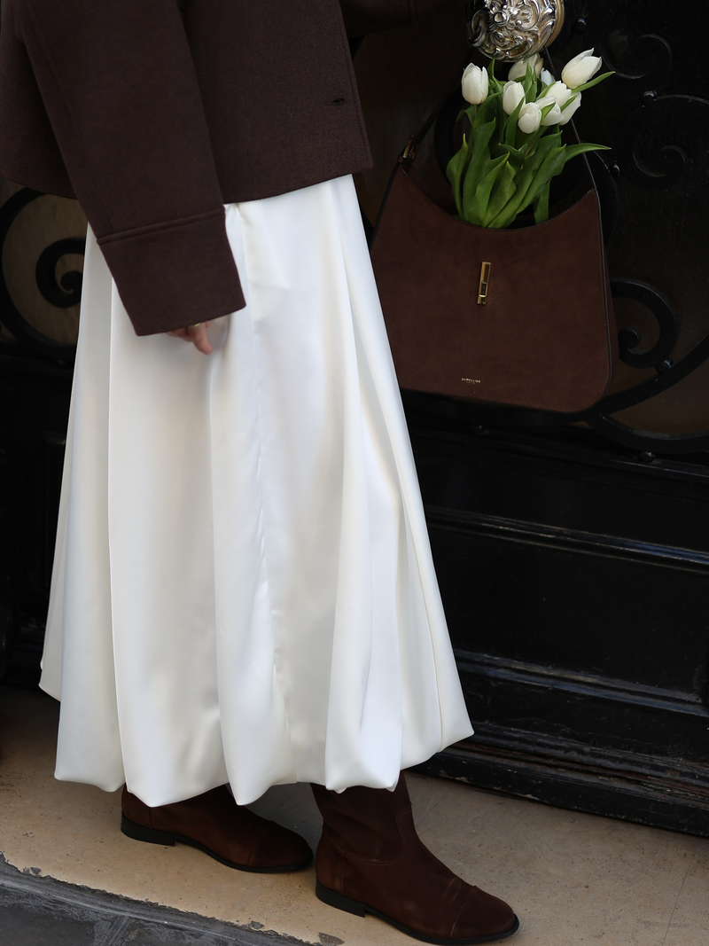 Well Tailored Garment with a Graceful Silhouette