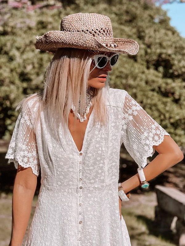 Effortlessly Elegant Dress with a Timeless Design