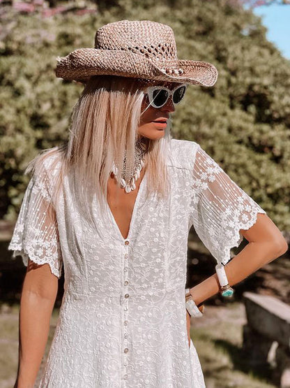 Effortlessly Elegant Dress with a Timeless Design