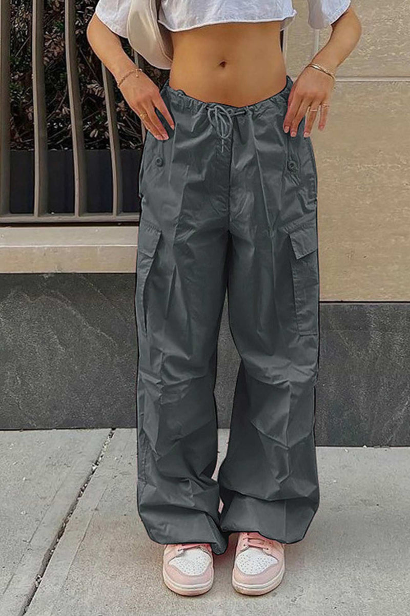 Well Tailored Pants with a Graceful Silhouette