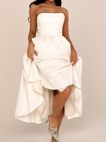 Beautifully Finished Dress in a Timeless Design