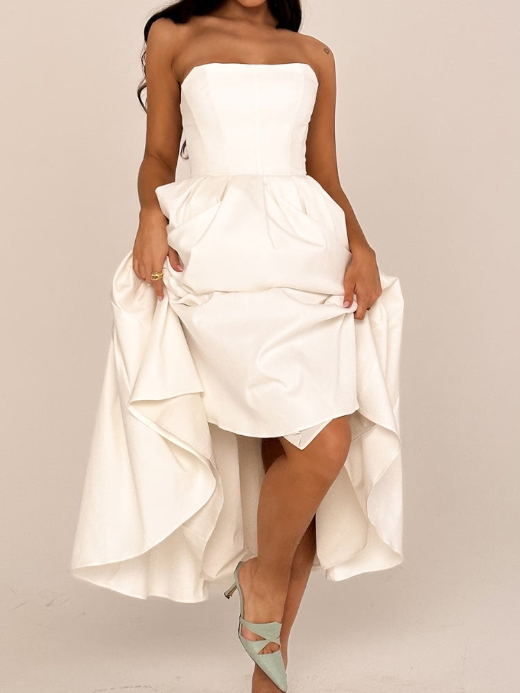 Beautifully Finished Dress in a Timeless Design