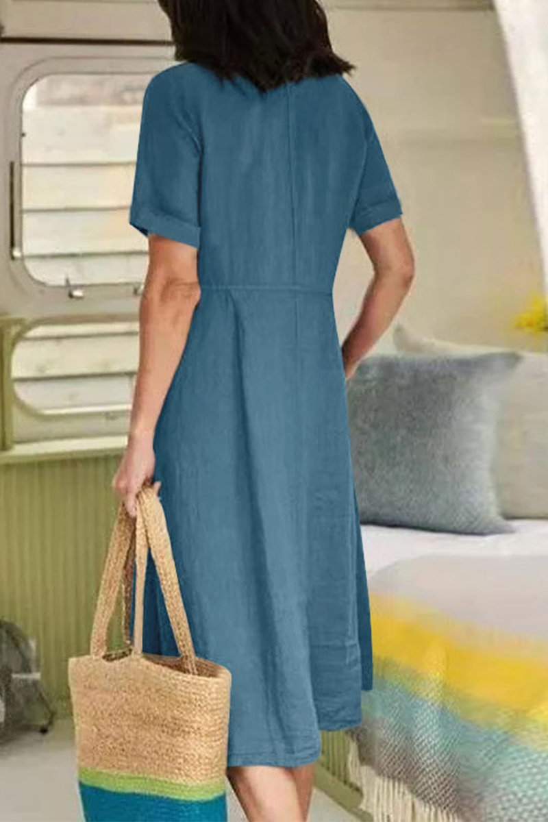 Effortlessly Elegant Dress with a Timeless Design