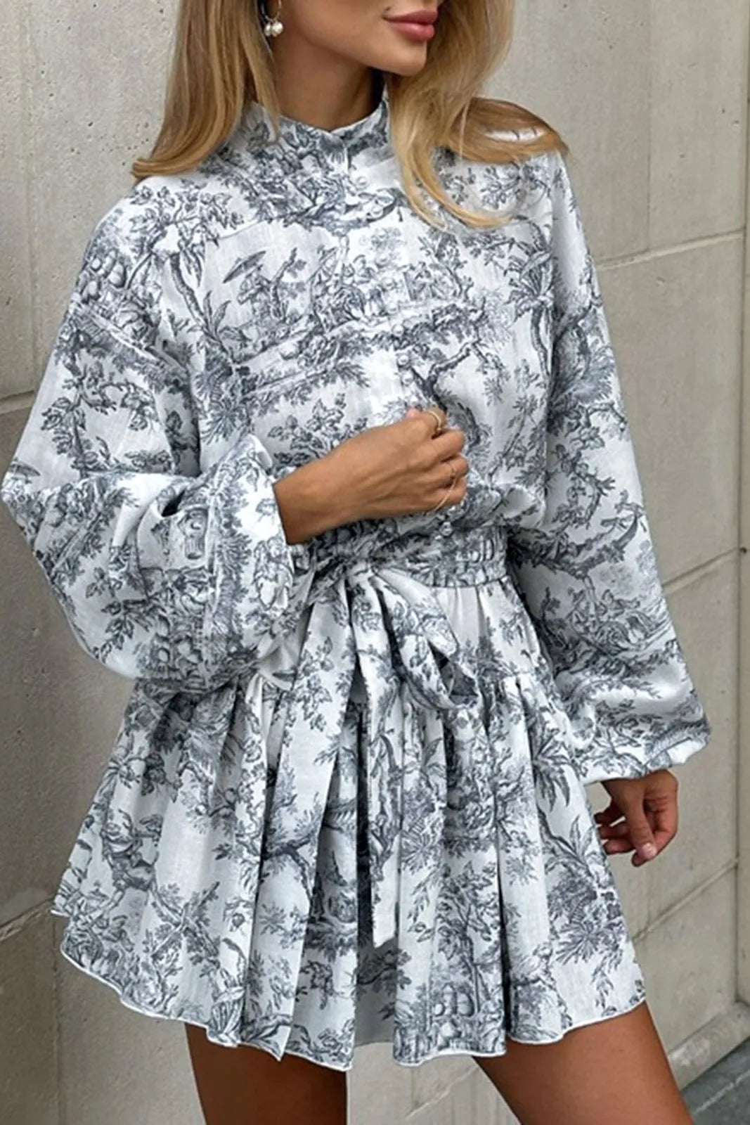 Gracefully Styled Dress for Any Occasion