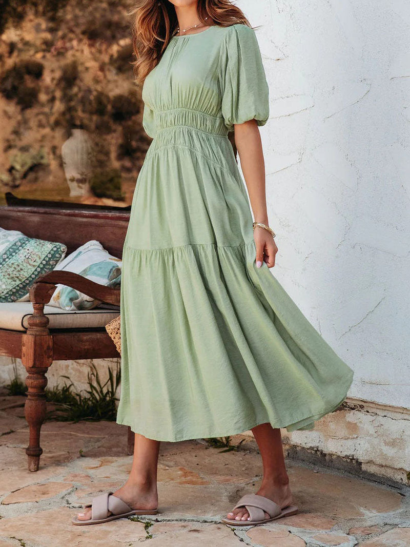 Well Tailored Dress with a Graceful Silhouette