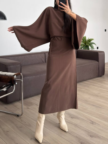 Well Tailored Dress with a Graceful Silhouette