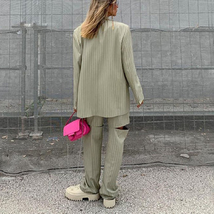 Elegantly Styled Pants for Everyday Wear