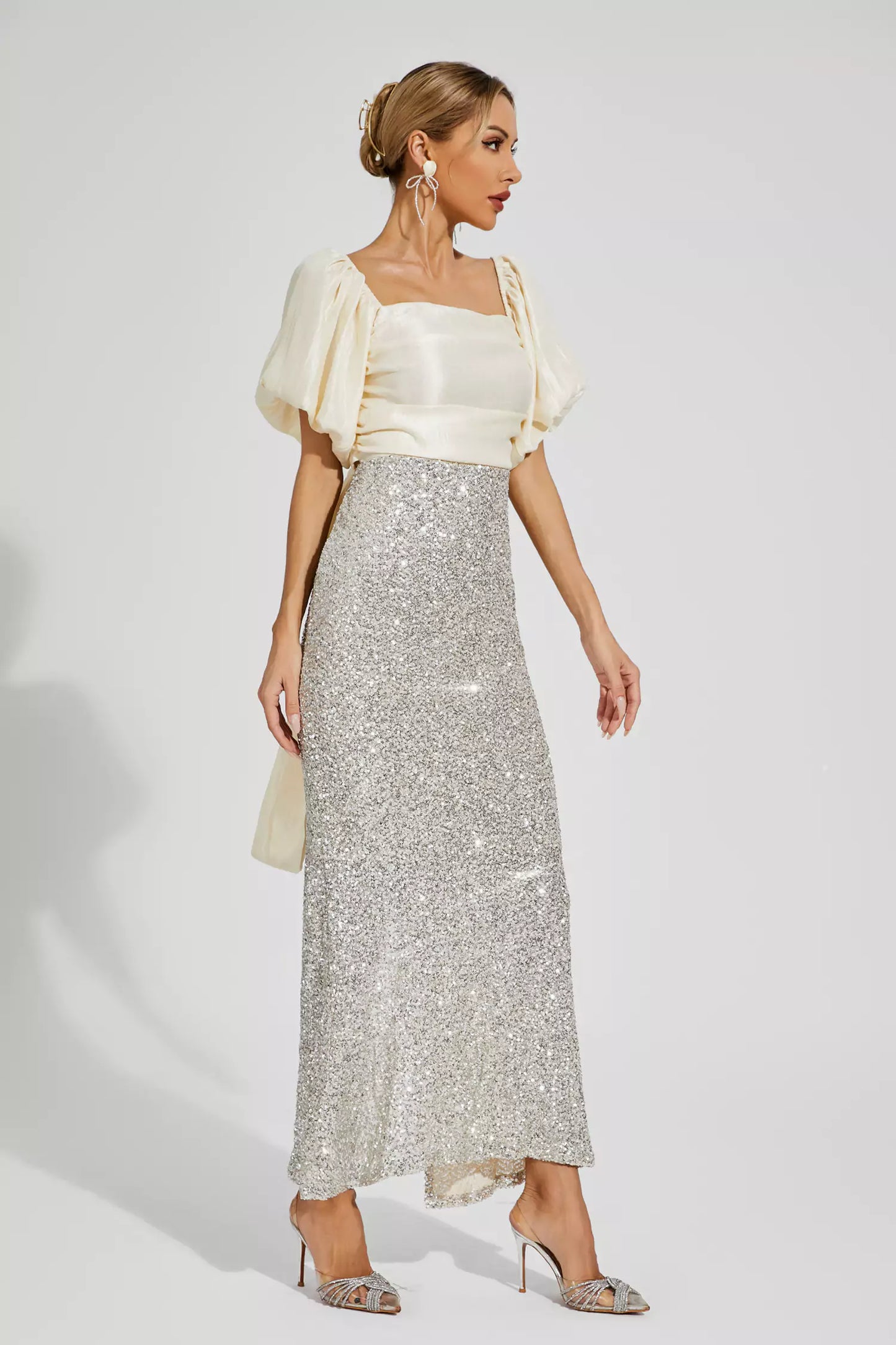 Beautifully Crafted Dress in a Classic Style