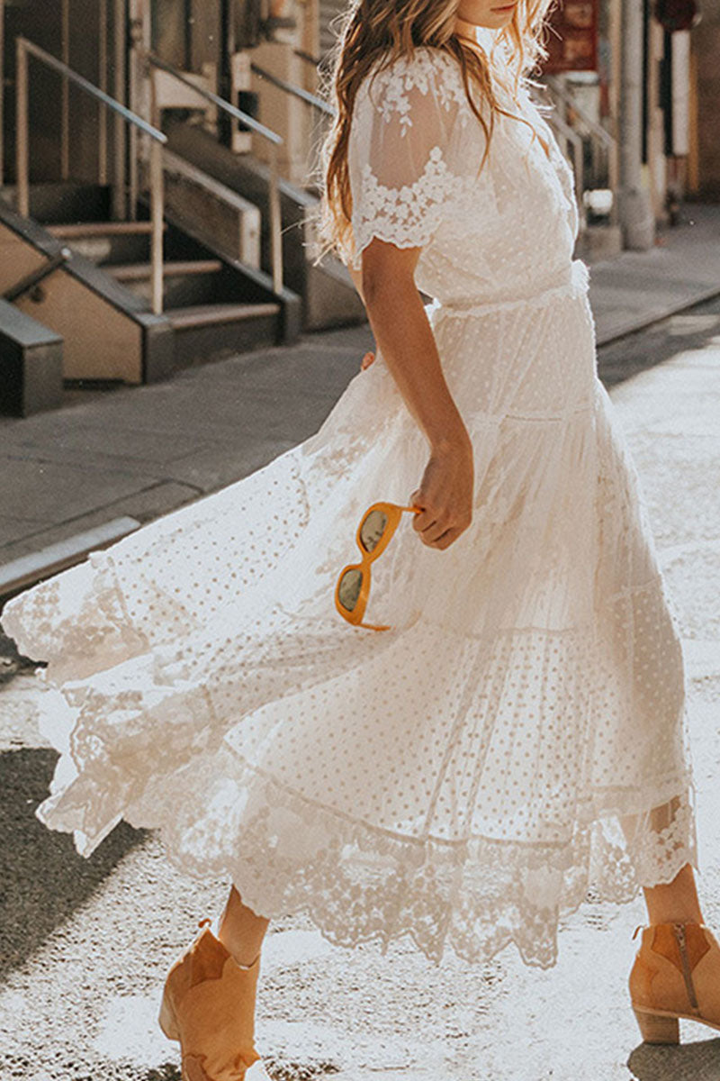 Effortlessly Elegant Dress with a Timeless Design