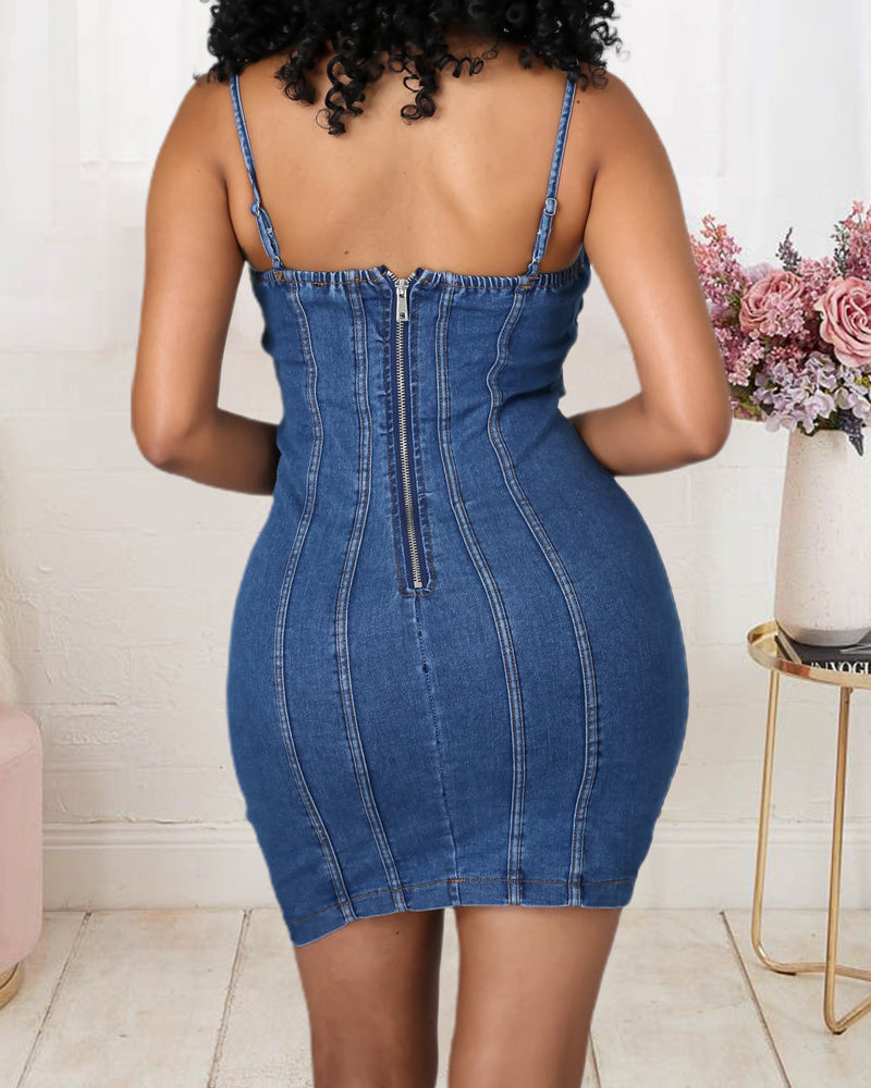 Classic Vintage Dress with a Flattering Fit