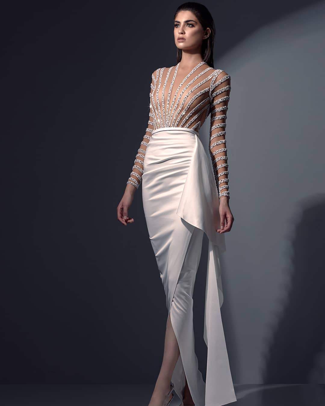 Beautifully Finished Dress in a Timeless Design