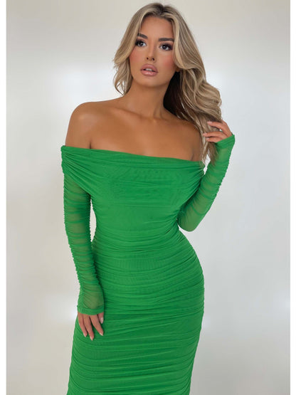 Well Tailored Dress with a Graceful Silhouette