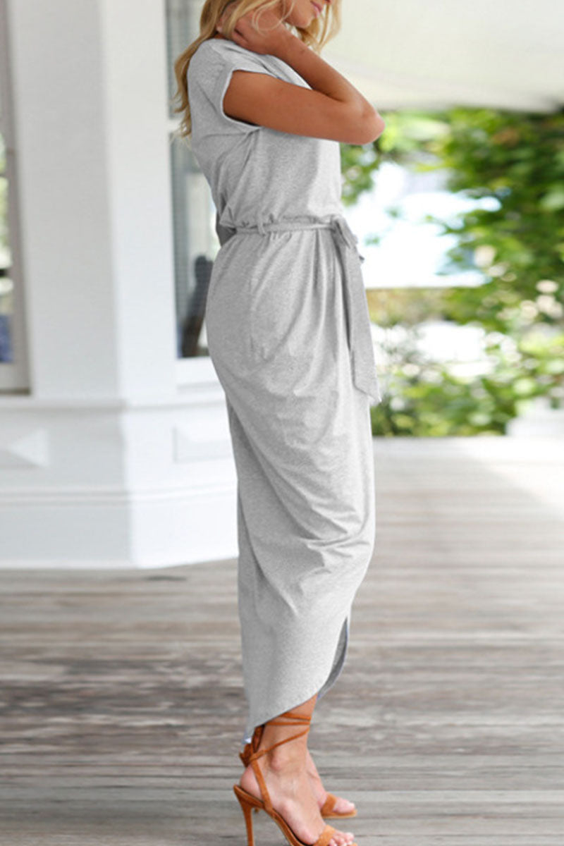 Effortlessly Elegant Dress with a Timeless Design