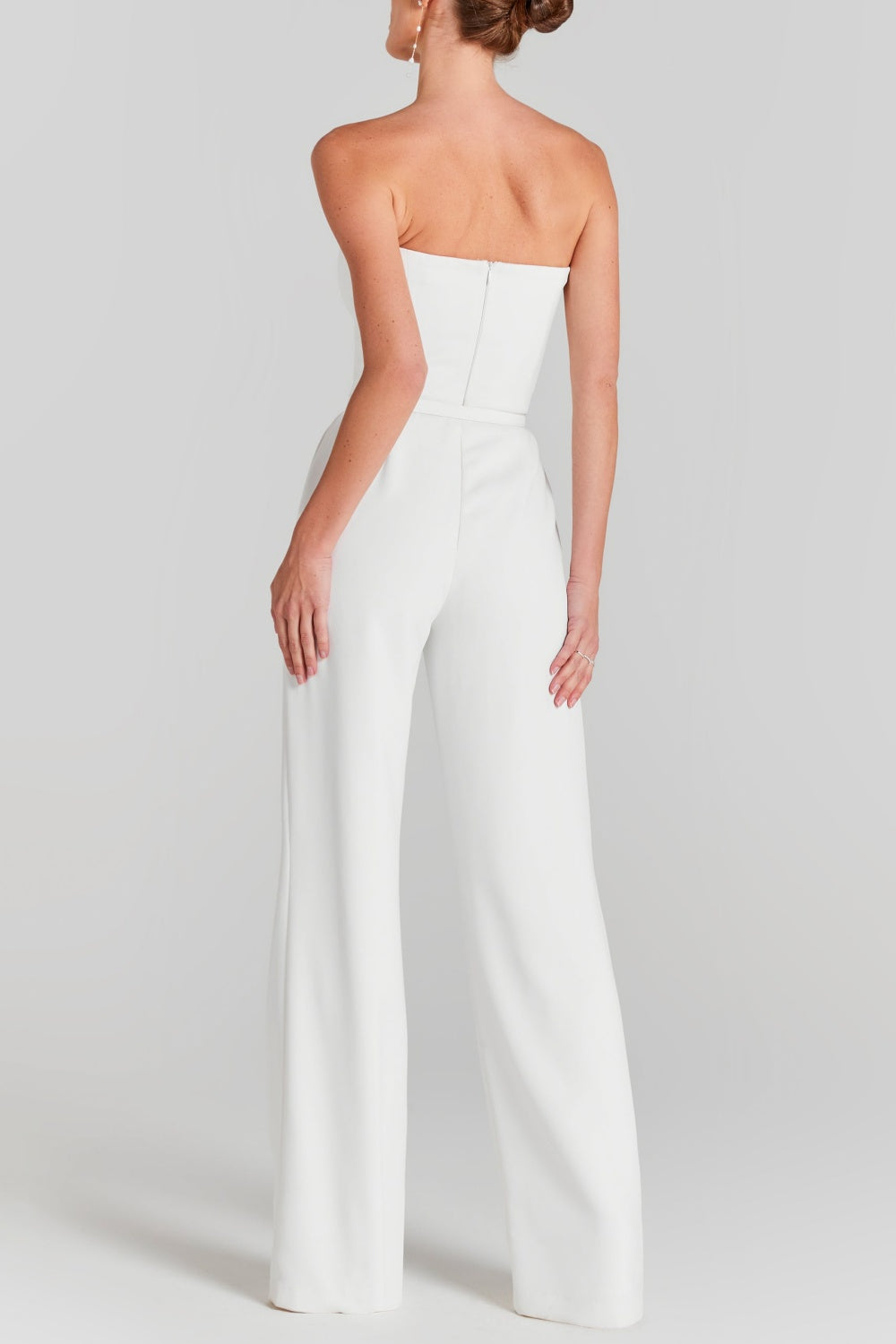 Effortlessly Elegant Garment with a Timeless Design
