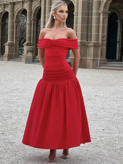 Beautifully Finished Dress in a Timeless Design