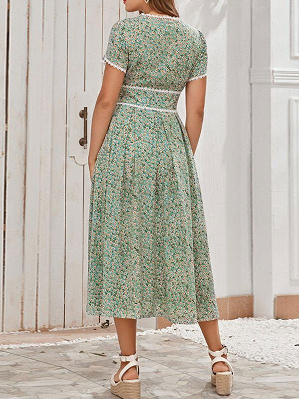 Sophisticated Dress with a Clean Classic Look