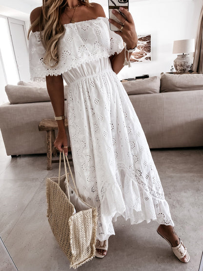 Effortlessly Elegant Dress with a Timeless Design