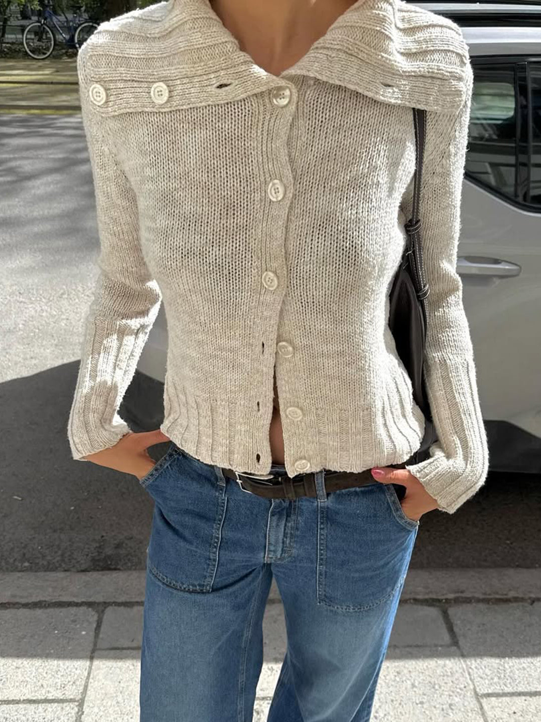 Effortlessly Elegant Sweater with a Timeless Design