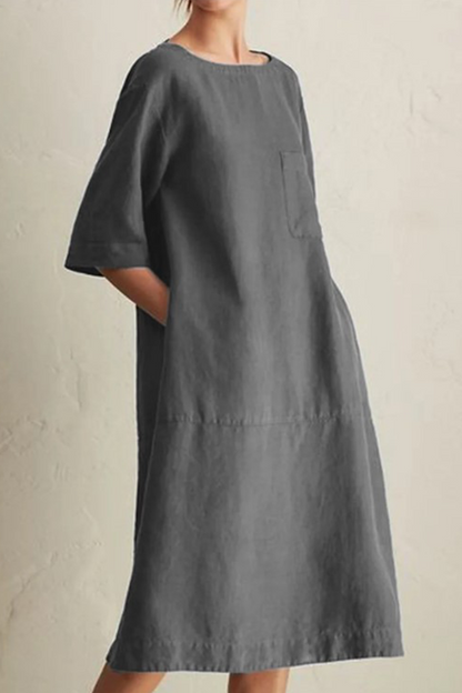 Classic Vintage Dress with a Flattering Fit