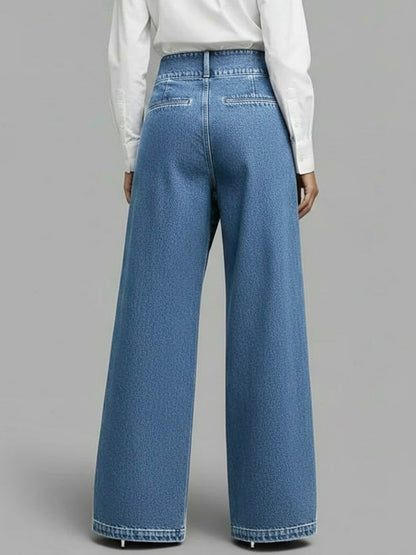 Effortlessly Elegant Garment with a Timeless Design